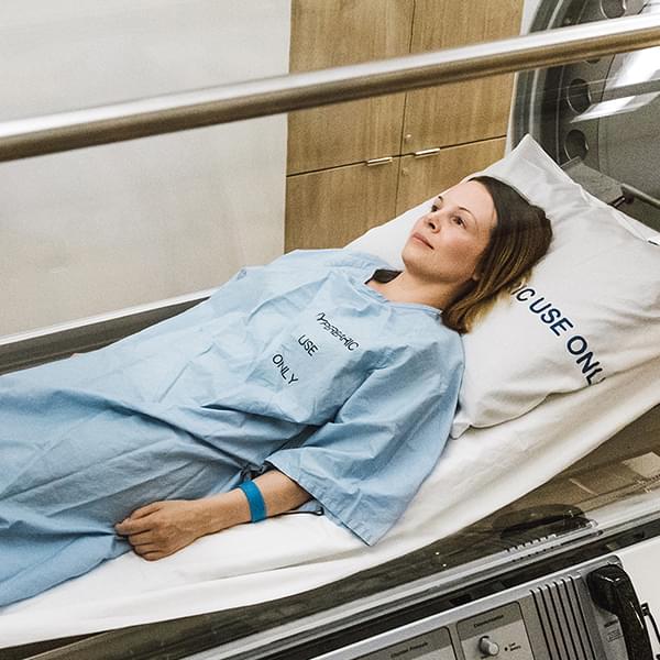A patient inside Hyperbaric chamber at Pro Club Medical